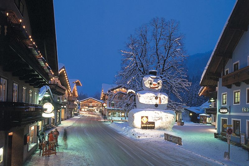 Winterlicher Marktplatz Wagrain